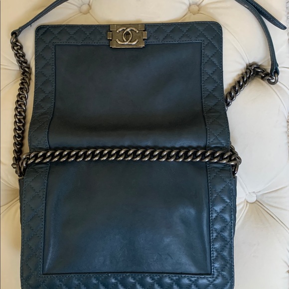 CHANEL Reverso Boy Bag - Picture 3 of 4